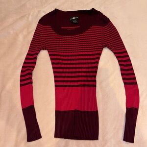 Y2K Woman’s stripped sweater size medium